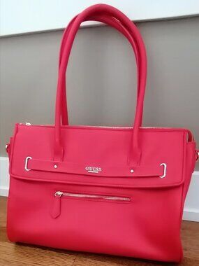 BRAND NEW GUESS BAG FOR MULTI USES